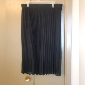 16-18, pleated holiday skirt, with slip layer, new.